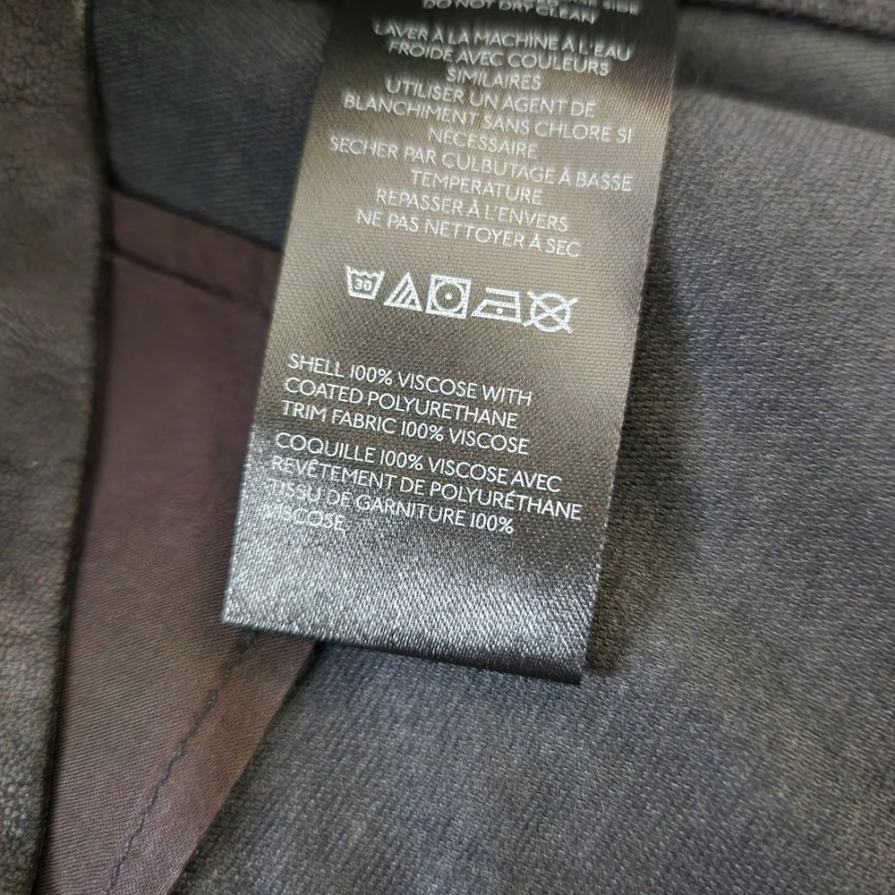 Free People button front